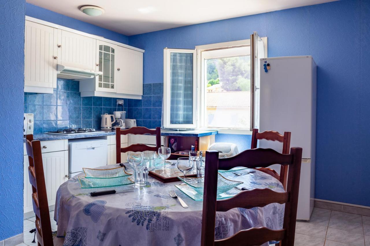Appartement Avec Piscine Et Cuisine Roquefort-la-Bédoule Kültér fotó
