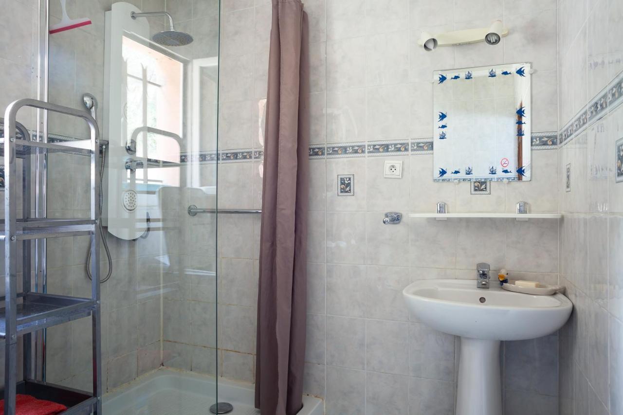 Appartement Avec Piscine Et Cuisine Roquefort-la-Bédoule Kültér fotó